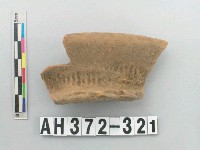 藏品(褐色細砂陶口緣)的圖片